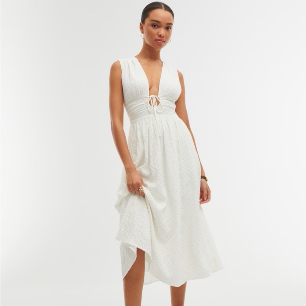 Brand new Abercrombie Seersucker Ruched Midi Dress in White